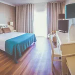 Cristal Vieira & 비에이라 데 레이리아