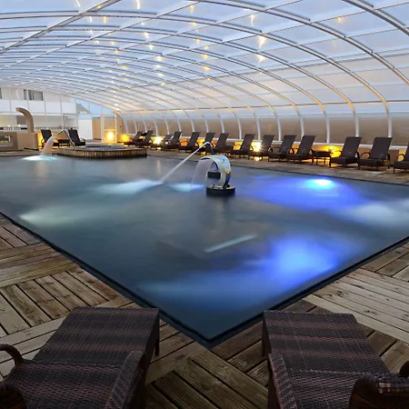 Cristal Vieira & Otel 4*