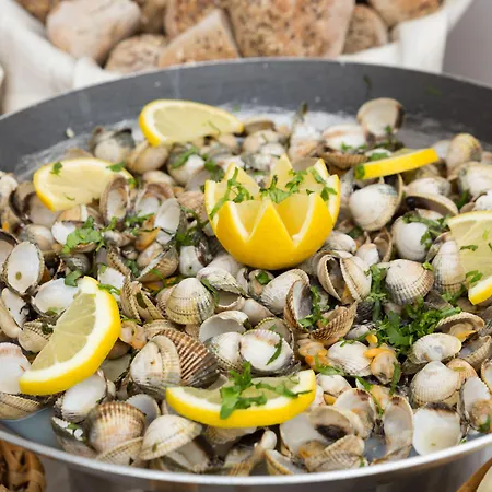 Cristal Vieira & Otel 4*