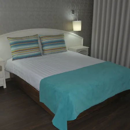 מלון Cristal Vieira & 4*