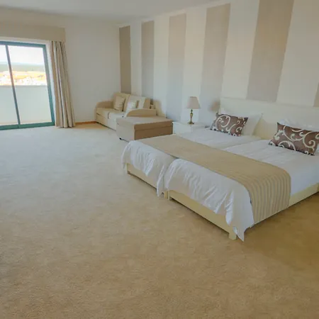 מלון Cristal Vieira & 4*